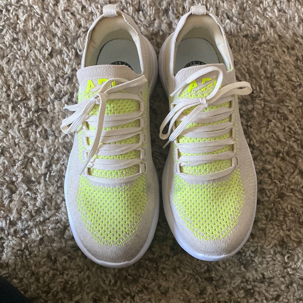 APL shoes